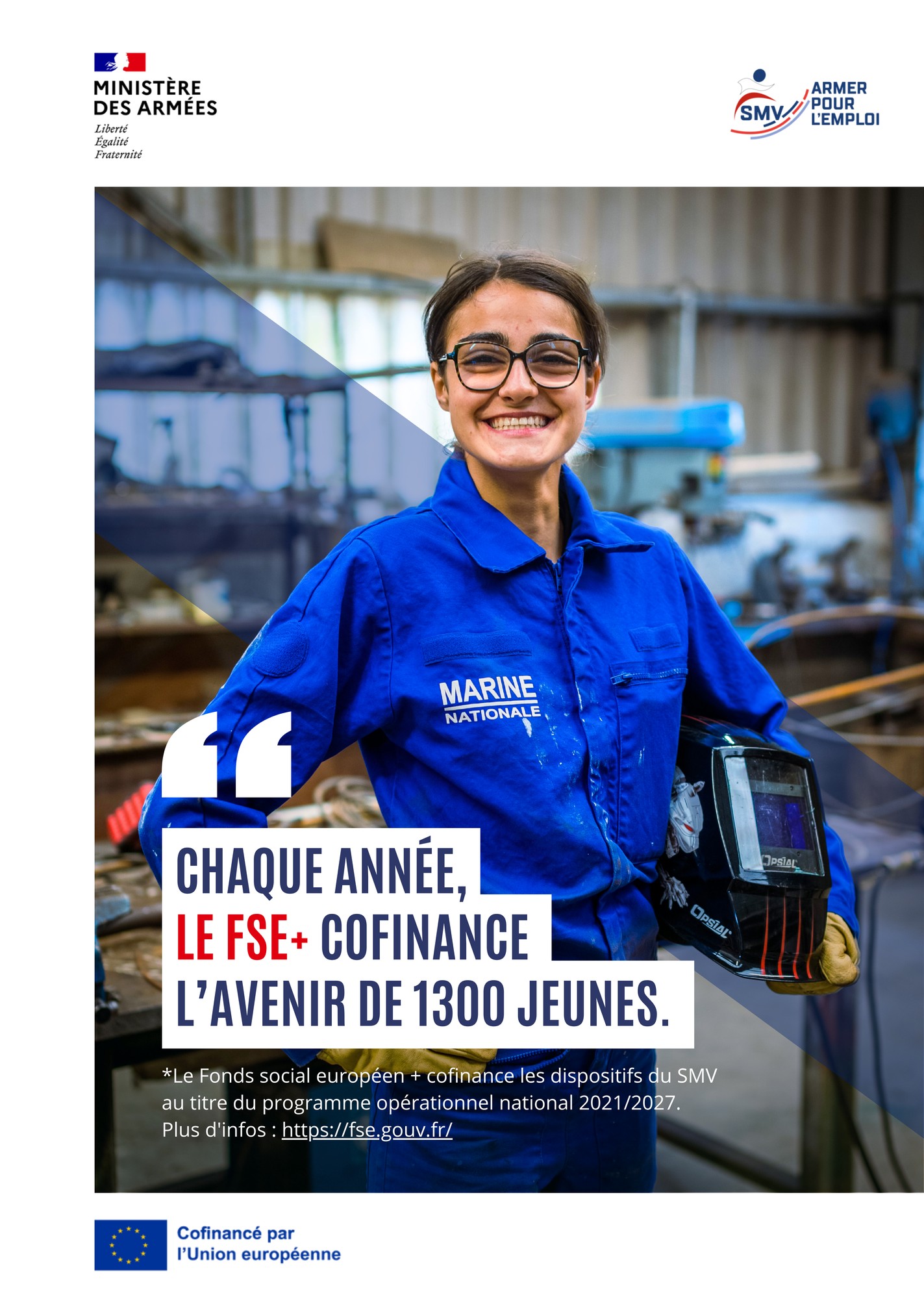 Affiche du SMV montrant une jeune volontaire en bleu de travail Marine nationale