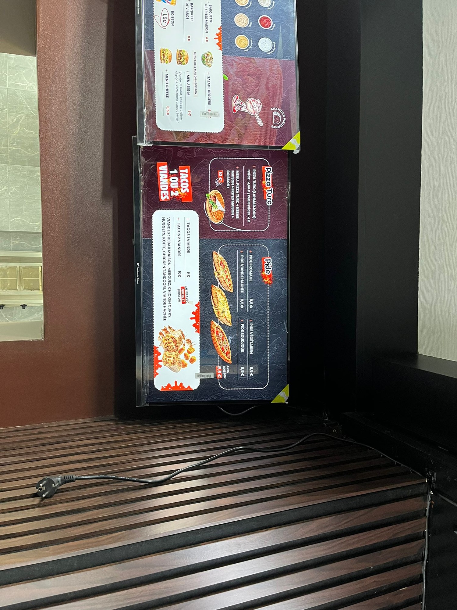 Écrans menu Pizza turc, Pide et Tacos chez Anamour